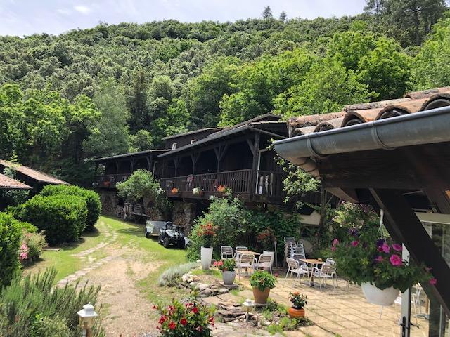 Hotel Le Sentier Des Arches Beaumont  Zewnętrze zdjęcie